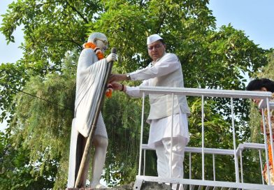 राष्ट्रपिता महात्मा गांधी ने सत्य और अहिंसा के मार्ग पर चलने के लिए सबको किया प्रेरित – मुख्यमंत्री 